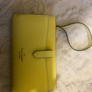 NWT Kate Spade Leila Universal Medium Phone Wristlet